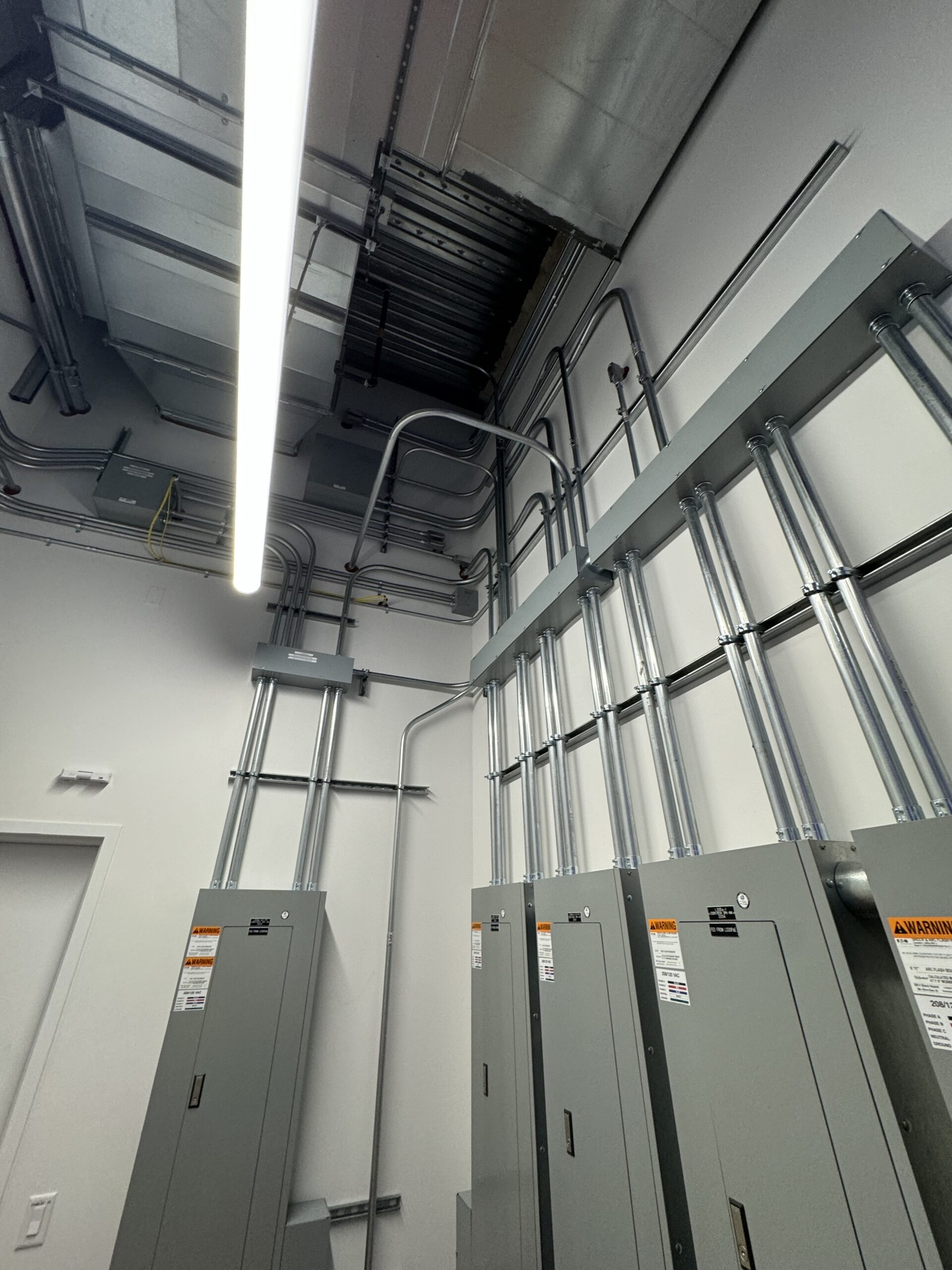 Commercial Electrical Services in Pasatiempo CA
